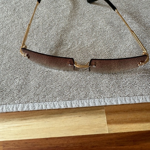 Brand new with case SHEIN sunglasses - Picture 5 of 6